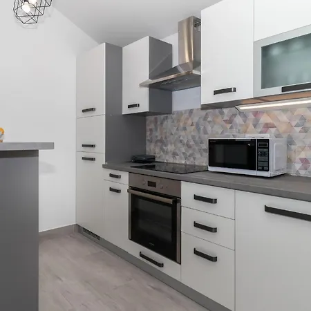 2 Bedroom Cozy In Vikendica Bakarac