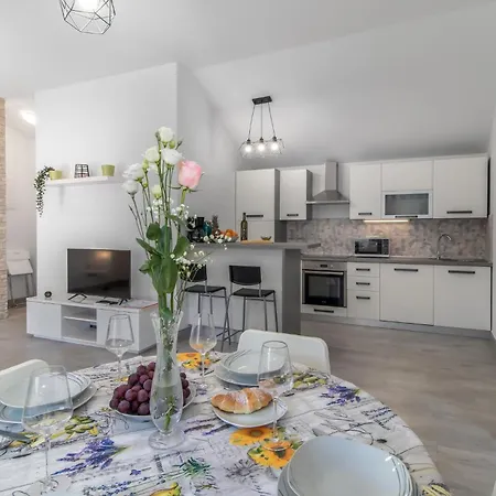 2 Bedroom Cozy In *