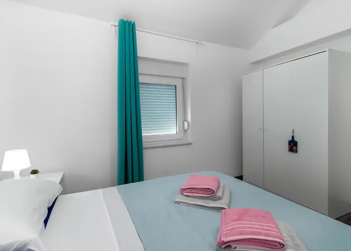 2 Bedroom Cozy In