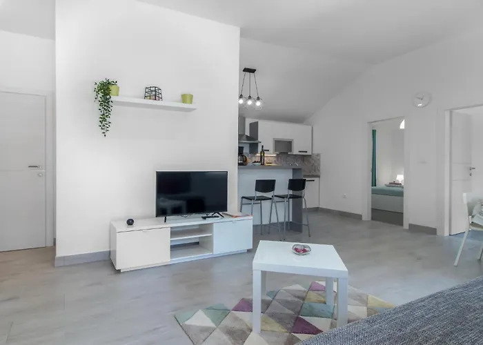 Vikendica 2 Bedroom Cozy In Bakarac