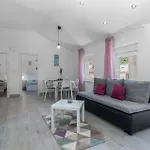 2 Bedroom Cozy In Hébergement de vacances