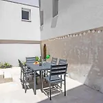 Hébergement de vacances 2 Bedroom Cozy In *