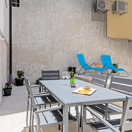 2 Bedroom Cozy In *