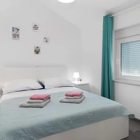 2 Bedroom Cozy In * Bakarac