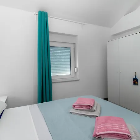 2 Bedroom Cozy In