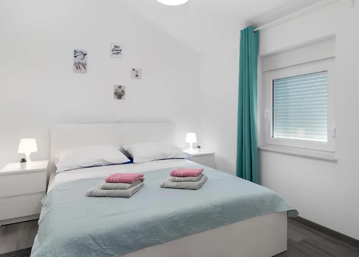 2 Bedroom Cozy In * Bakarac