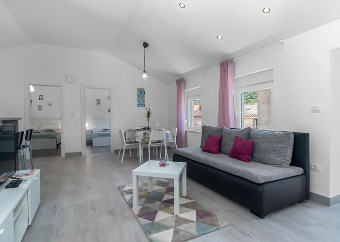 2 Bedroom Cozy In Dom wakacyjny