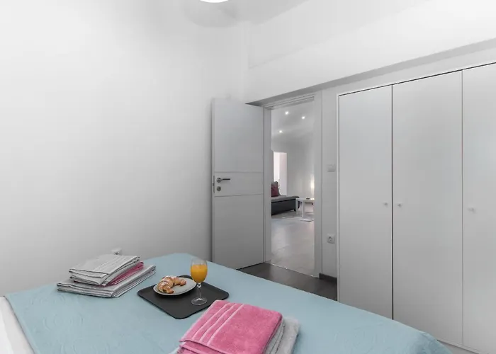 2 Bedroom Cozy In