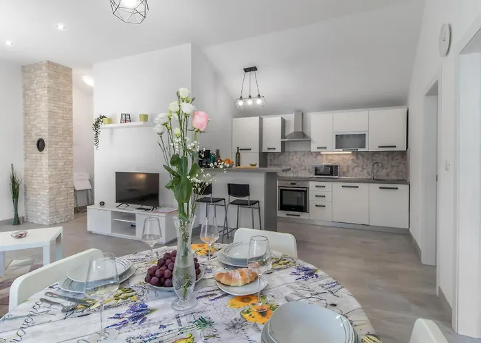 2 Bedroom Cozy In *